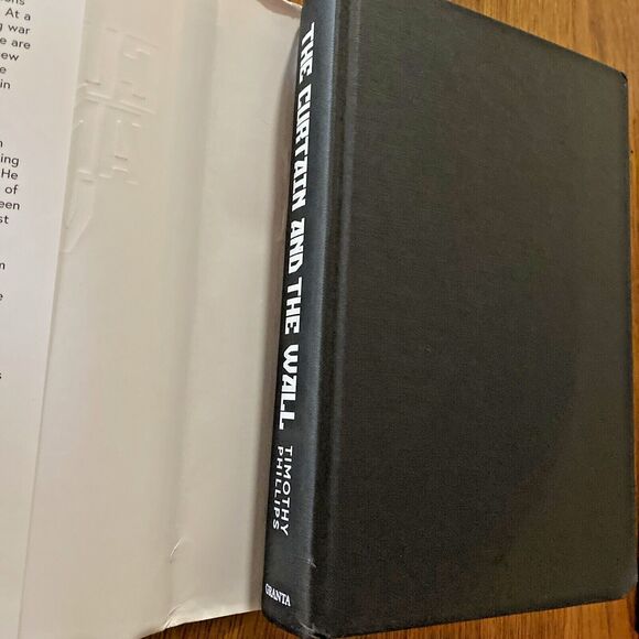 The Curtain and the Wall : A Modern Journey along Europe's Cold War Border by... - Picture 3 of 8